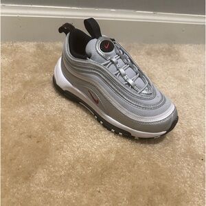 Silver air max